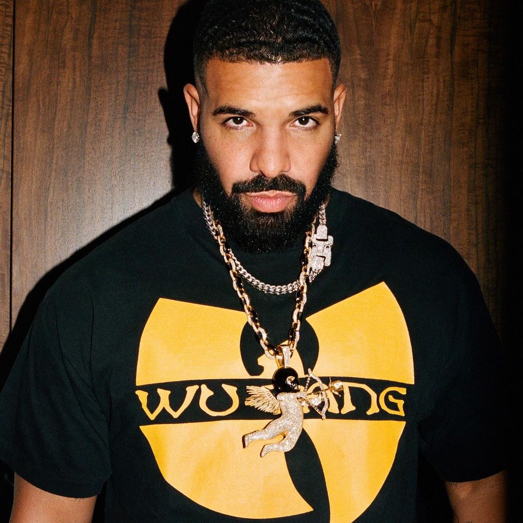 Drake shows off