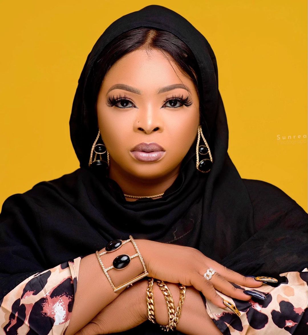 Dayo Amusa replies trolls who body-shamed her and said she's not fit to