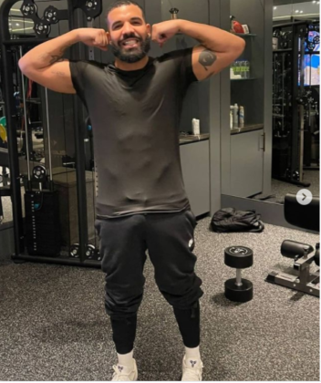 Drake show off his massive eggplant in new workout photo - YabaLeftOnline