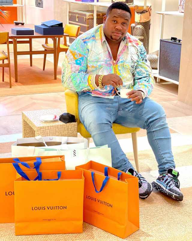 Cubana Chiefpriest flaunts