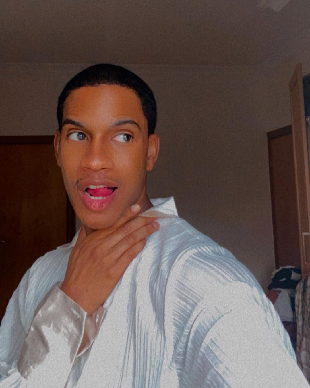 Nigerians drag Denola Grey 