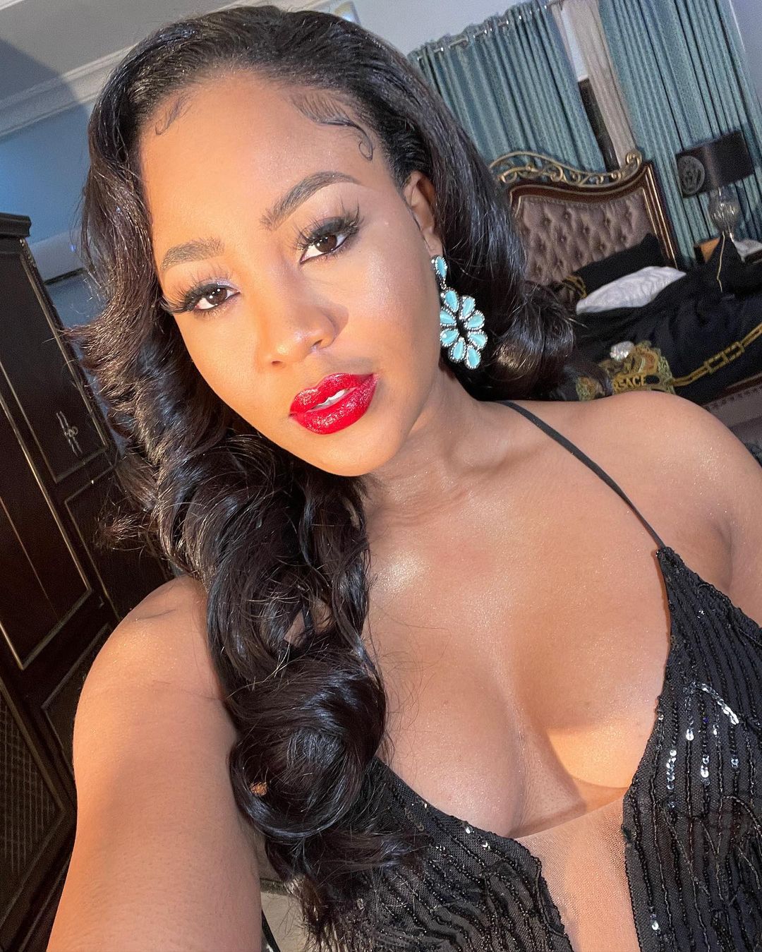 Reality TV star, Erica Nlewedin, has sent a note of warning to her fans who are constantly shipping her with her male colleagues.