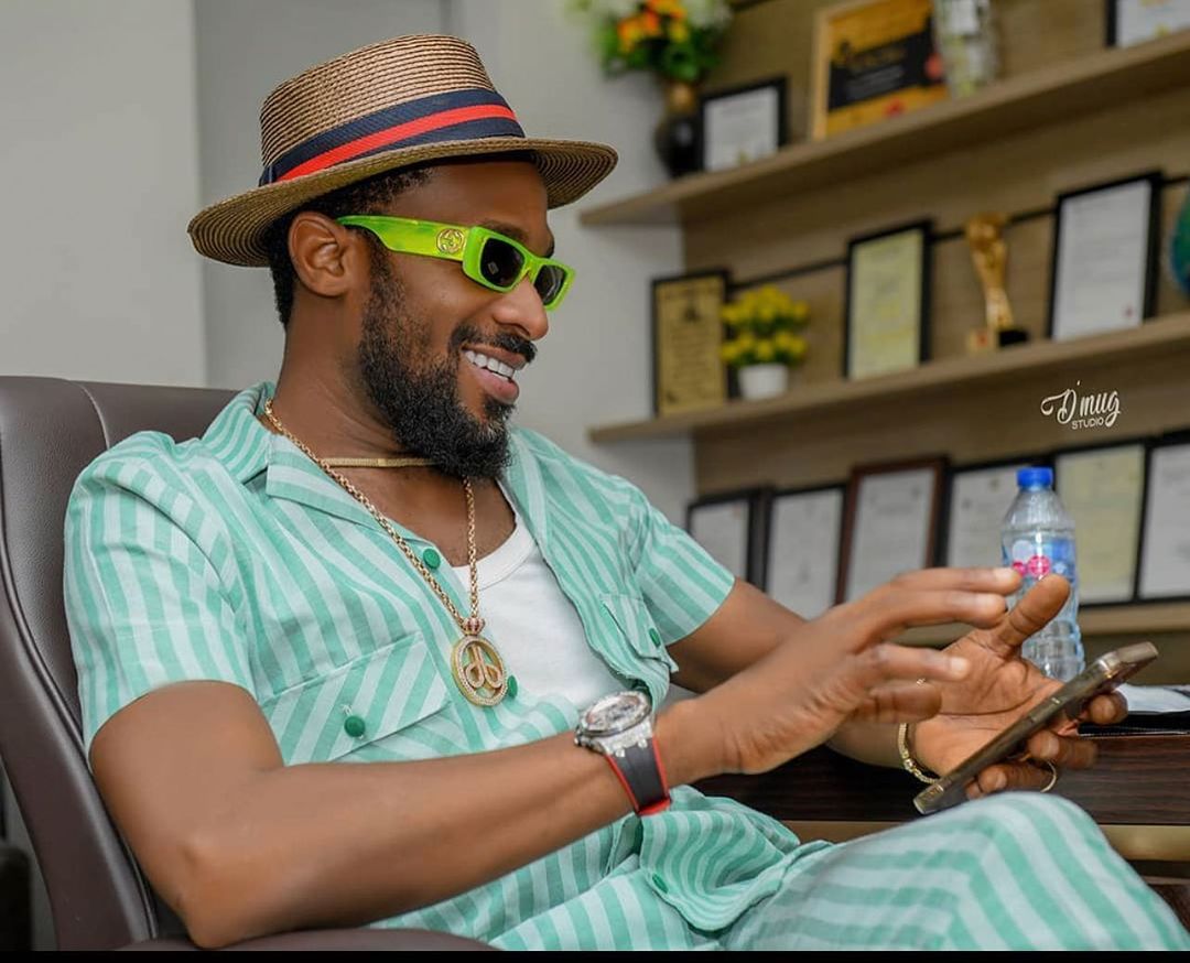 DBanj celebrates his