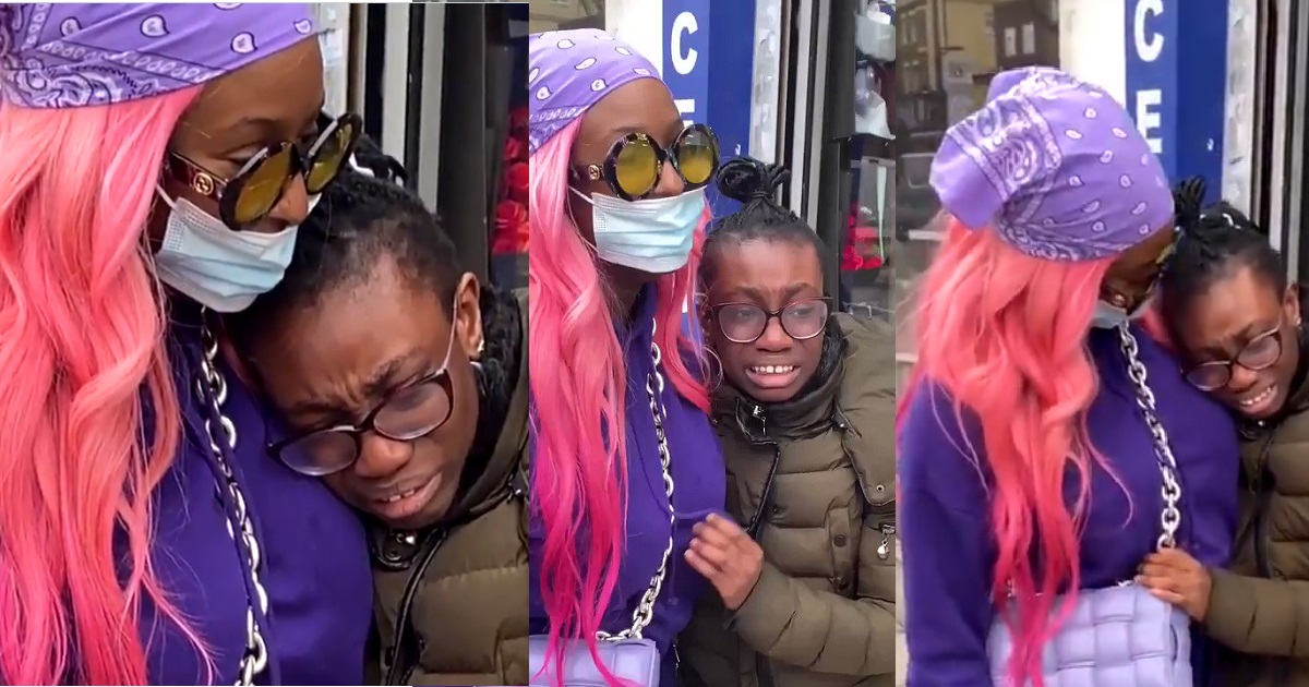 Little girl cries uncontrollably after bumping into DJ Cuppy on the streets of London (Video)