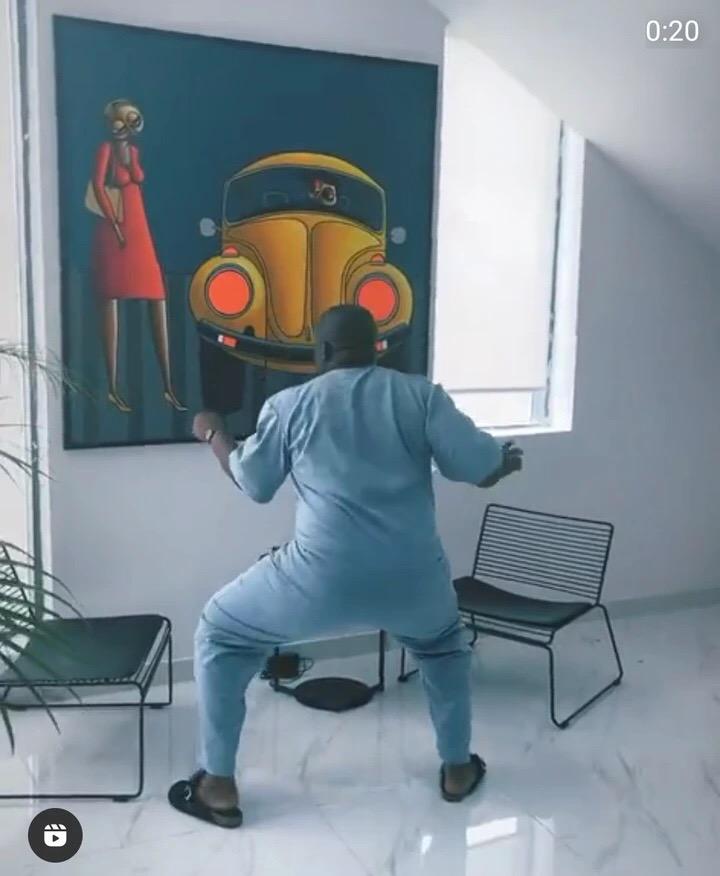  Don Jazzy twerks