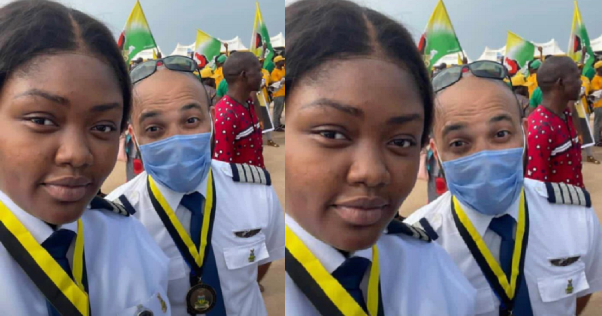 Nigerians hail Lady who is reportedly one of the first pilots to land a plane at the new Anambra Airport