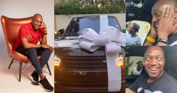 Fela Durotoye receives