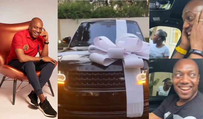 Fela Durotoye receives