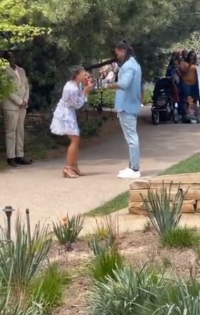 Watch Video On How A Lady Proposes To Her Boyfriend In A Park; He Said "YES" (videos) 3 Lady proposes