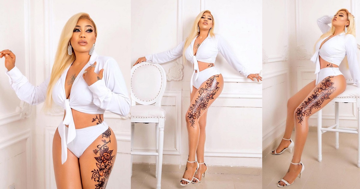 Toyin Lawani shows