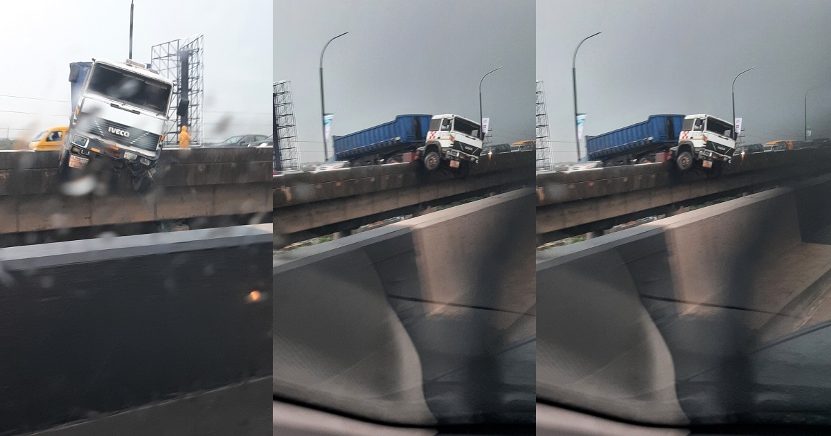 “The driver mix black bullet with jedi” – Nigerians react to freak accident on Ogudu bridge, Lagos (Photos)