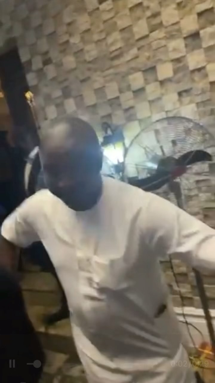 Akin Alabi explains why he sprayed ”only N9k” at Obi Cubana&#39; mum&#39;s funeral  - YabaLeftOnline