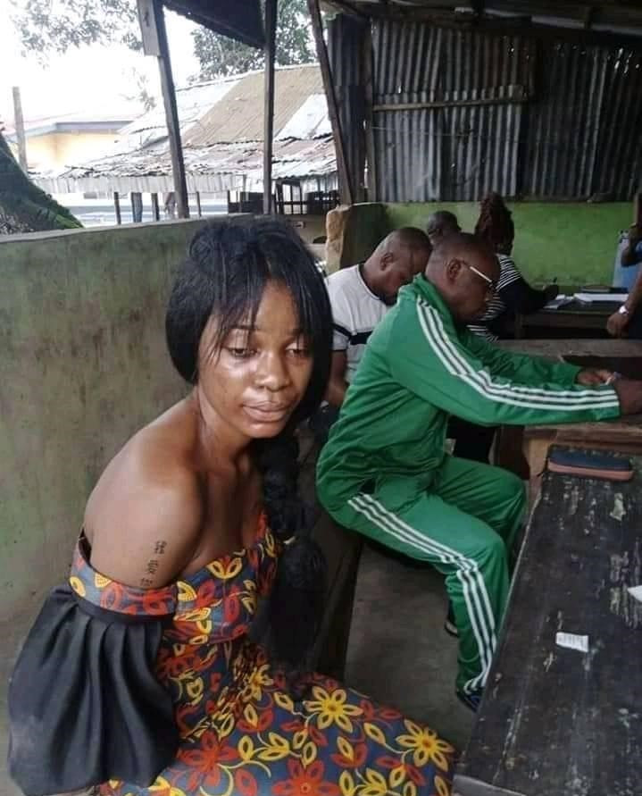 Lady allegedly stabs 