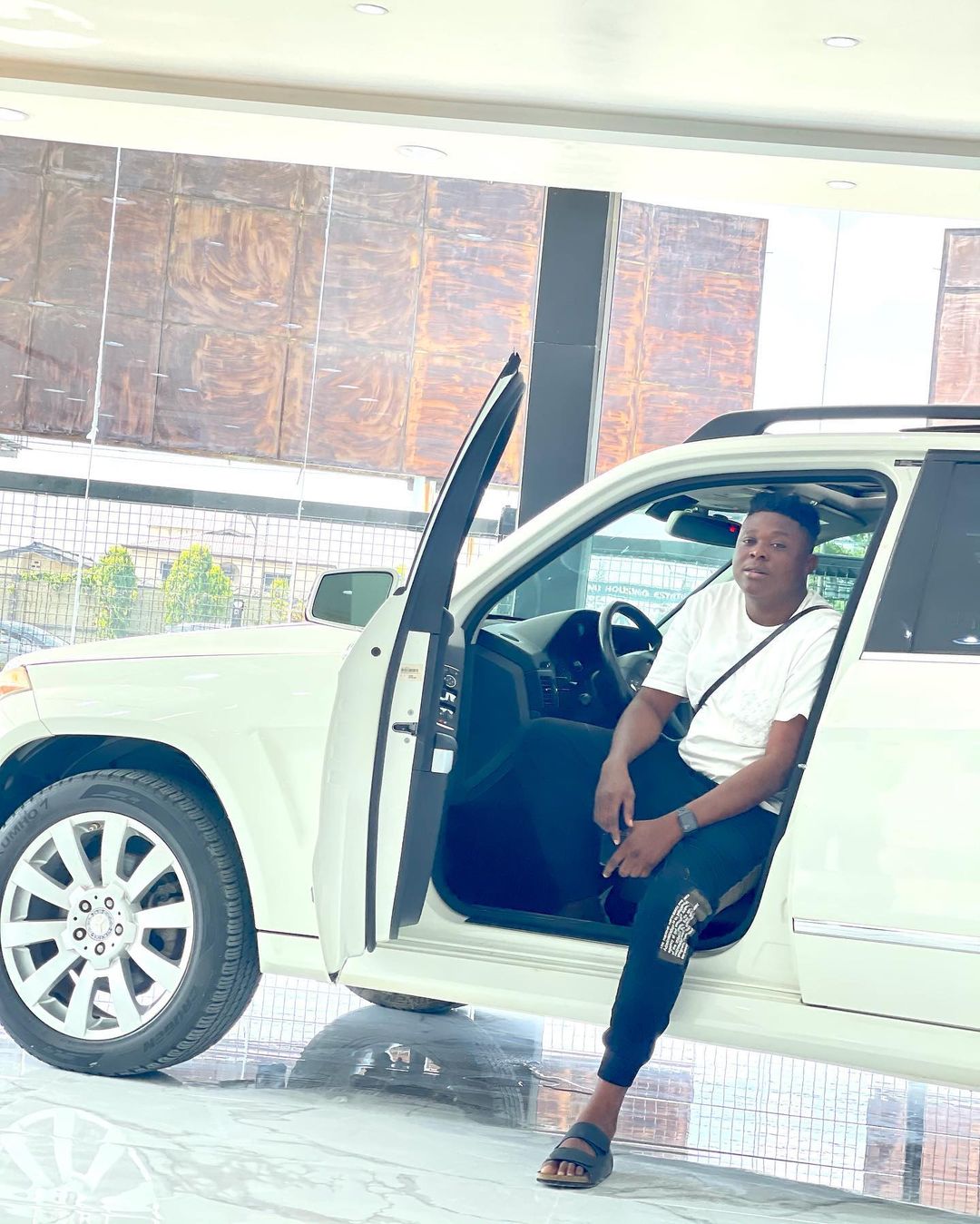 Instagram comedian, Ben Cash buys himself a new Mercedes Benz (Photos) 4 243959208 113725791065101 4097809263137182882 n