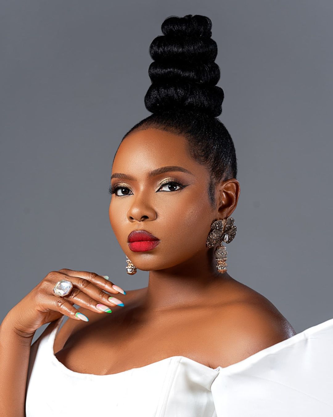  Yemi Alade expresses