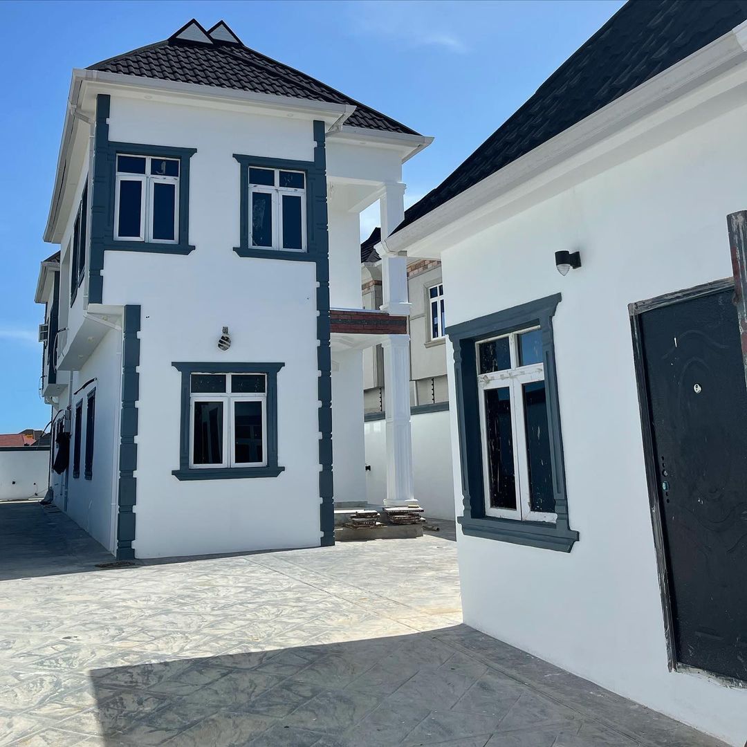 Popular singer, Qdot acquires a mansion in Lagos (photos) 4 248711222 1325021647959057 865334178002743699 n