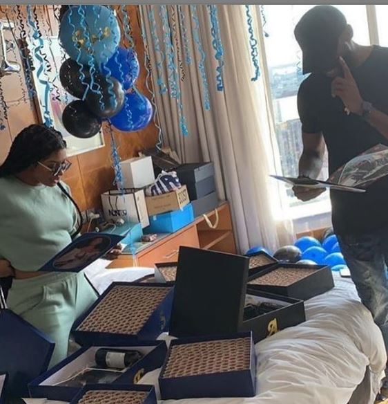 “Keep your money. Don’t give me” – Maria tells fans that came with gifts in Ghana (Video) 2 emmarose1