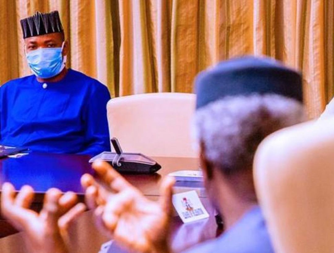 "What makes you think like a programmed robot?" — After being dragged for visiting Vice President Yemi Osinbajo, Woli Agba tackles Nigerians. 3 Woli Agba tackles