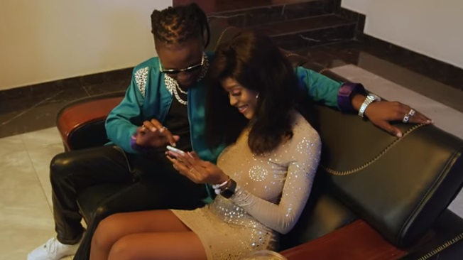 254382941_317941643058371_6556340986480413454_n Laycon Drunk In Love Video