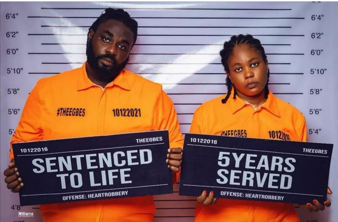 “Sentenced to life” – Couple celebrate 5th wedding anniversary with mugshot-inspired photos 3 61b3b36bc5571