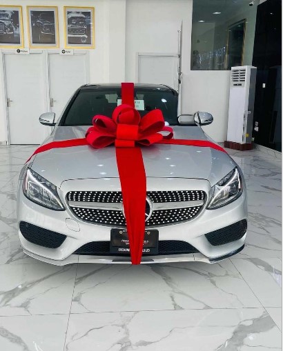 Instagram skit-maker, Sir Balo gifts his girlfriend a Mercedes Benz (video) 3 Balo 2