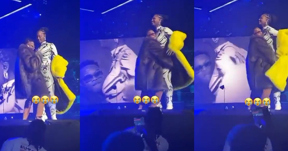 Moment Wizkid tried to lift up Tems while performing on stage (WATCH)