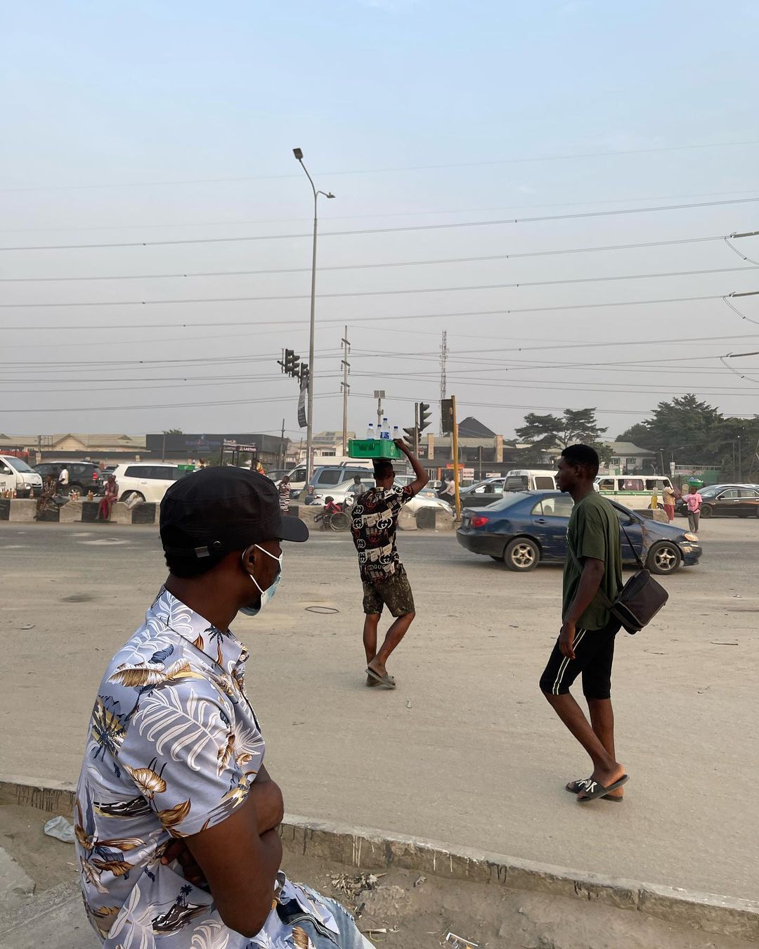 Viral street hawker, Jeremiah visits his hood where he used to hawk, to share money to his former colleagues (Video) 4 272234993 327682285921766 987852660745810171 n