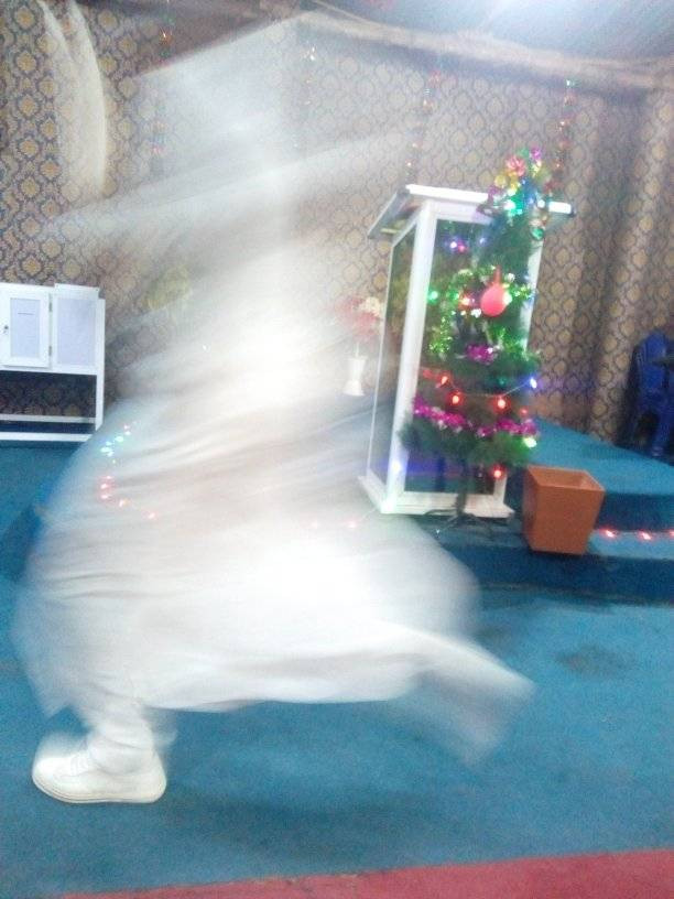 Pastor shares photos of the ‘angel’ that was captured on camera in his church 4 Uches angel1