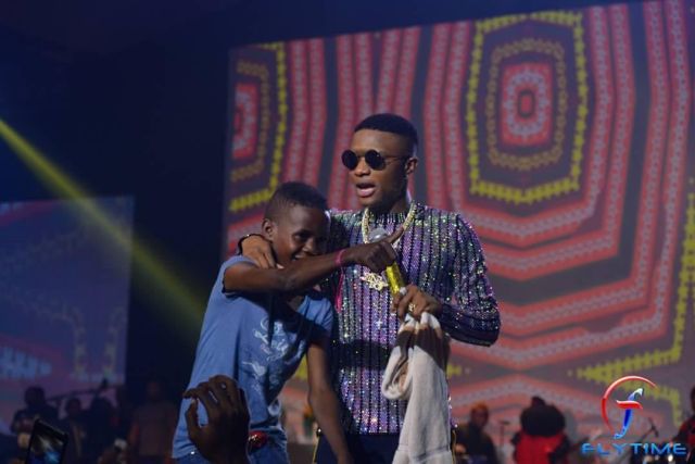 “I wouldn’t be on the streets if Wizkid have gave me N10M” – Viral young boy, Ahmed cries out, says Wizkid didn’t fulfil his promise (video) 3 Wiz 12 0