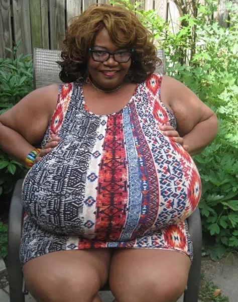 I’m constantly attacked by trolls but men see me as the ultimate fantasy – Woman with world’s biggest breasts says 3 Woman with