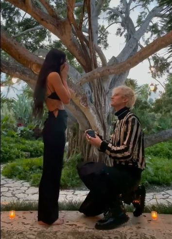  Megan Fox and Machine Gun Kelly announce