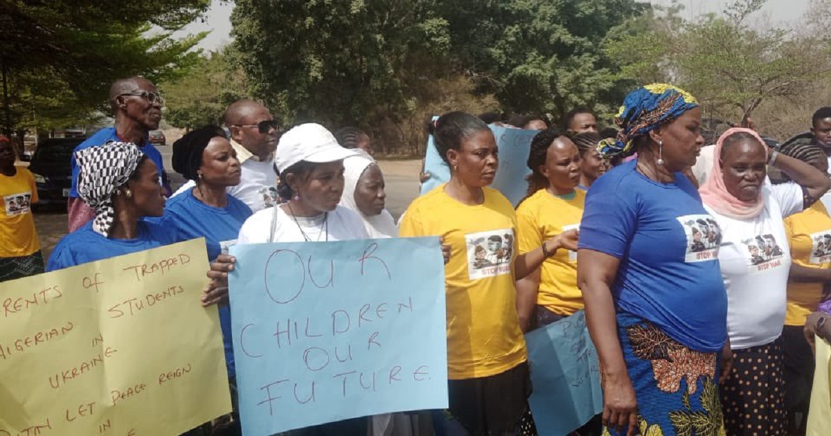 “Putin, let there be peace” – Nigerians in Abuja stage protest over Russian Invasion