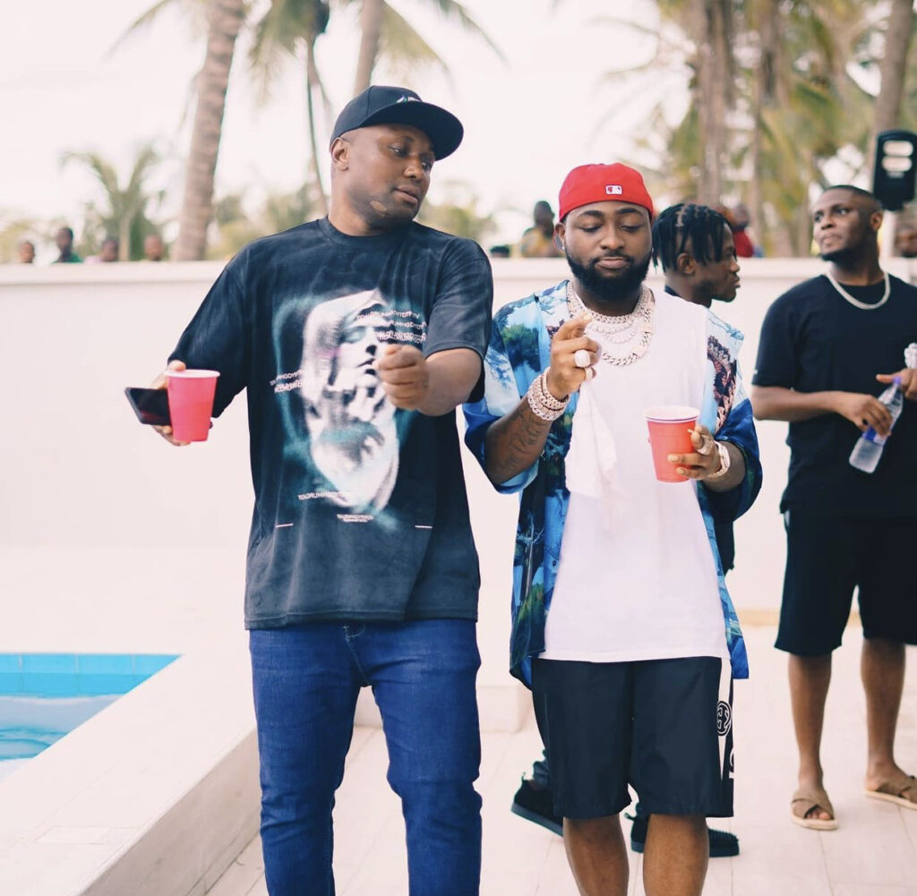 "Israel na cruise" – Reactions as Davido shares hilarious chat with his