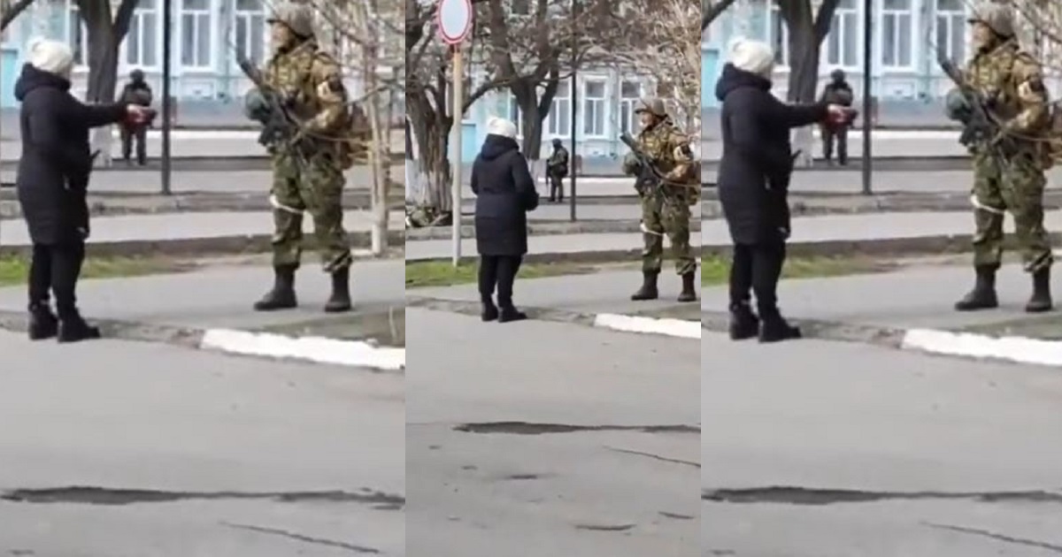 “What the f*** are you doing here?” – Ukrainian woman confronts a Russian soldier invading her country (video)
