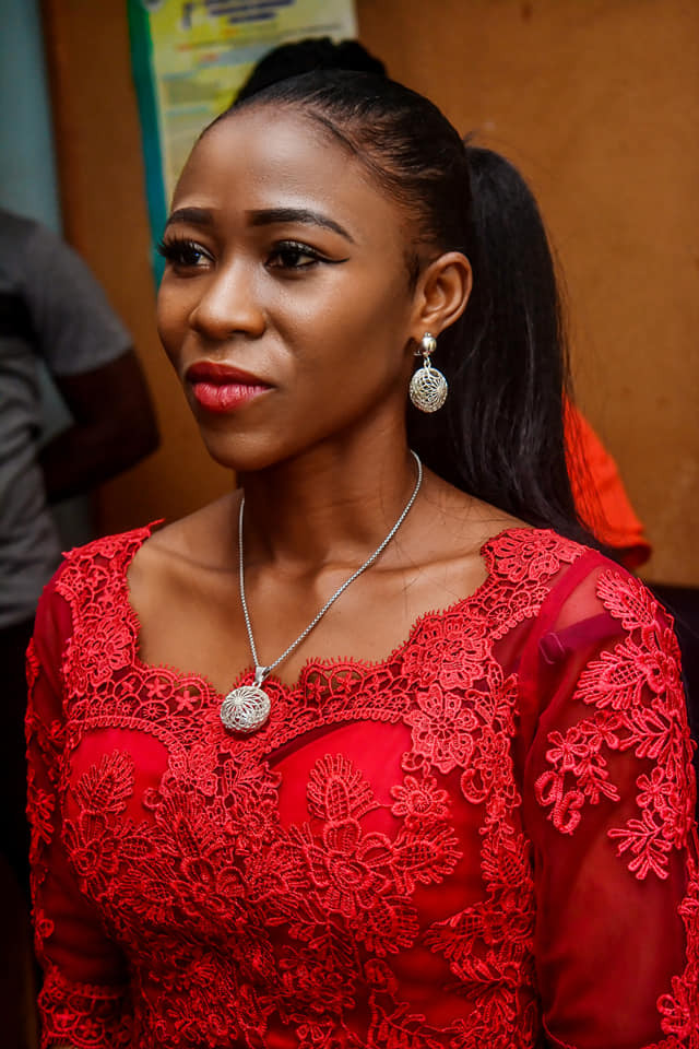 “Wedding is not expensive, na you wan impress village people” – Lady says as she shares photos from her simple wedding 6 wedding 4