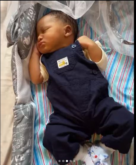 Comedian Maraji unveils her son’s face (photos/video) 4 der