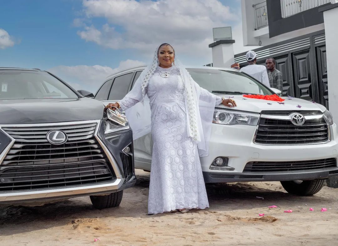 “President of beefers” – Actress, Laida Bakare knocks Eniola Badmus over comment she made on her post celebrating her new cars 3 279618507 311938541018424 8169803050214783202 n 1
