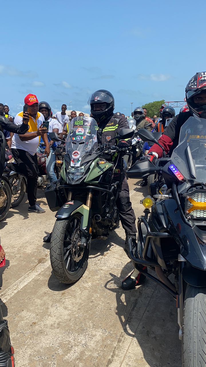 LondonToLagos : Kunle Adeyanju, gets a hero’s welcome as he arrives Nigeria after 40 days on his Bike (VIDEO) 3 kunleee