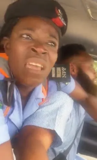 “Help me” – Policewoman cries out as motorist zooms off with her in his car after she reportedly entered without permission (video) 3 policewoman help me