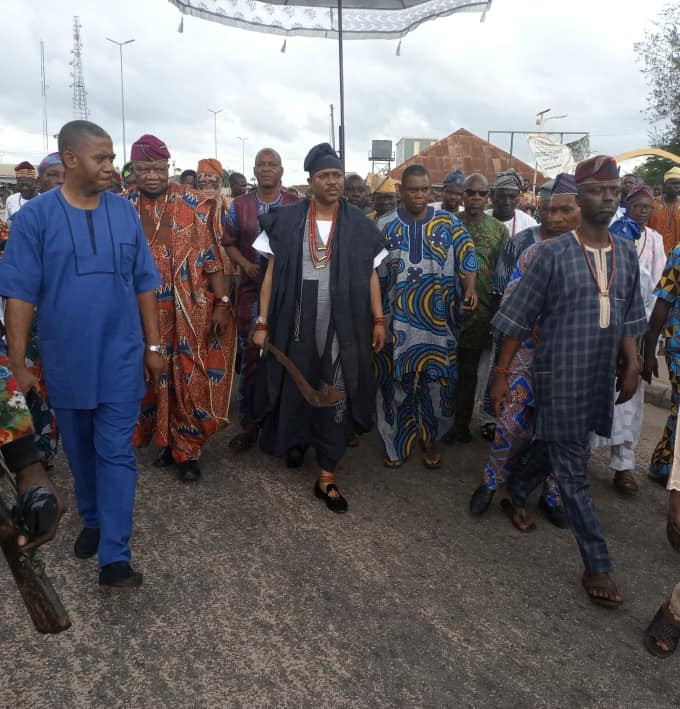Owo church massacre: Olowo of Owo joins Ogun worshippers to invoke curses on perpetrators (photos/video) 6 62ac33a6747a2