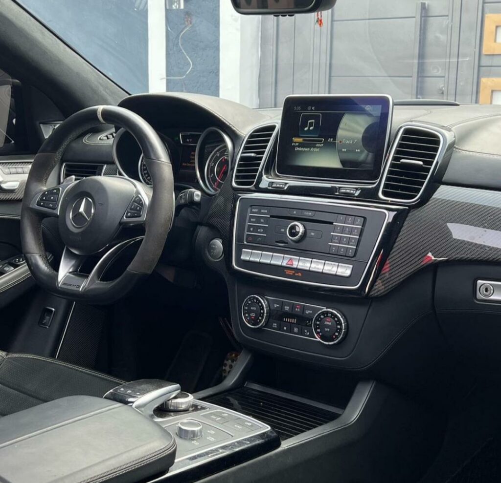 Dancer, Poco Lee acquires a brand new Mercedes Benz out of boredom 7 FWUuaVGXkAU9hsL