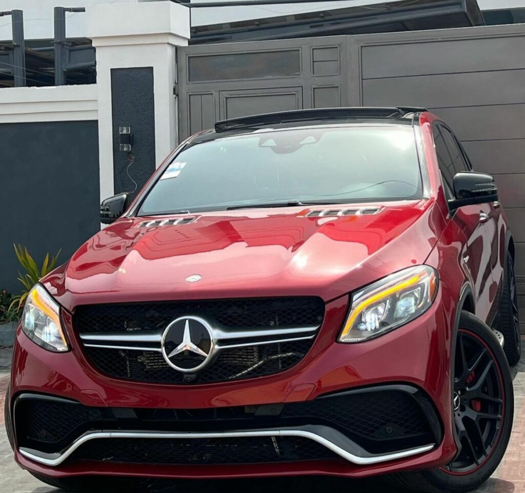 Dancer, Poco Lee acquires a brand new Mercedes Benz out of boredom 6 FWUucE2XkAA M3F