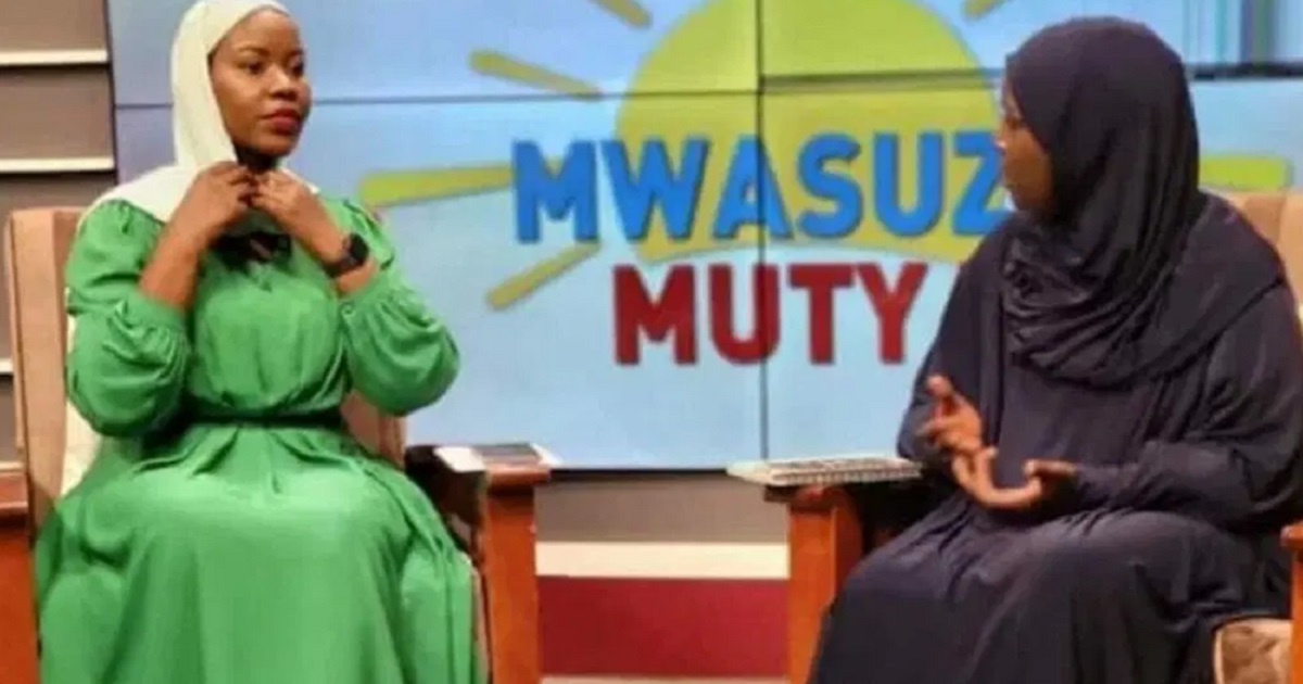 Female counsellor tells