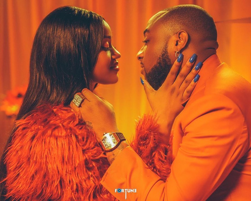 “Best chef in the world” – Davido gushes over Chioma as he shares video of her flaunting her curves (Watch) 3 dbf