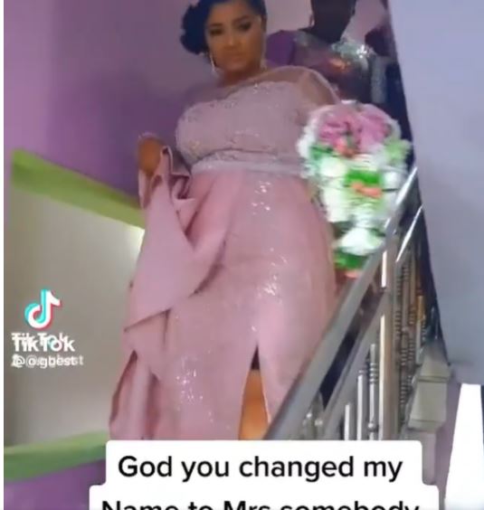 “I feel fulfilled” – Nigerian woman jubilates as she gets married at 52 (video) 3 gt6t