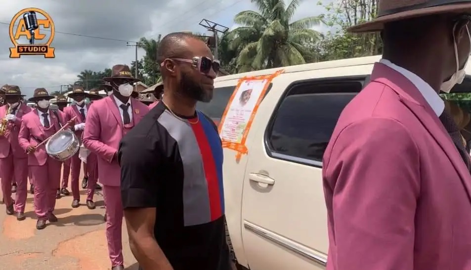 Photos/video from the funeral of late gospel singer, Osinachi Nwachukwu 8 pl