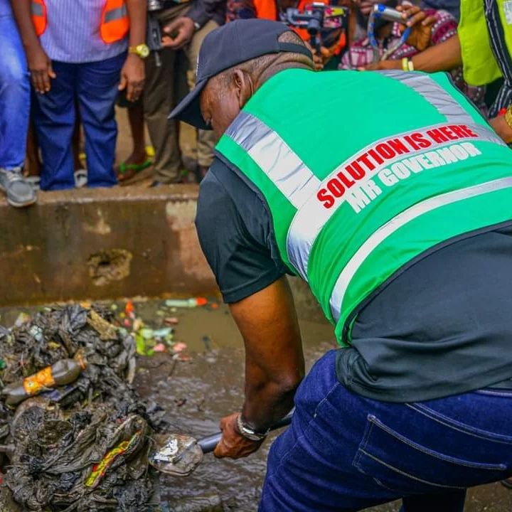 Gov. Soludo sparks reactions as he joins Anambra indigenes on monthly sanitation