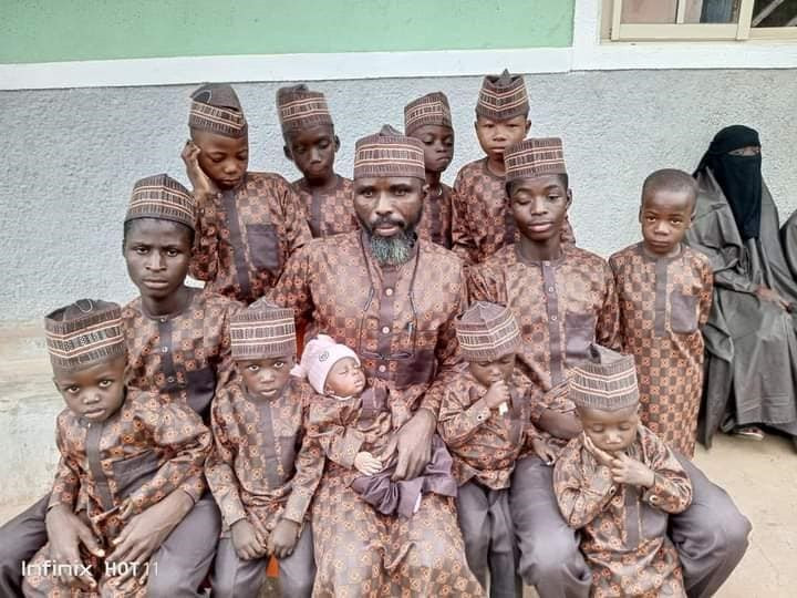 Nigerian man celebrates Sallah with his three wives and 19 children (Photos) 6 62cbe9543bf29
