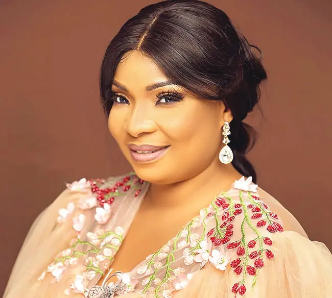 Netizens berate Laide Bakare