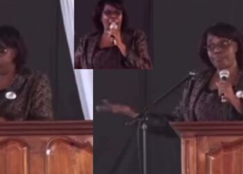Interesting moment female pastor clashes with choir mistress in church over who sings better (VIDEO)